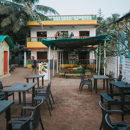 Rasta Mansion - Beach Hostel And Rooms Arambol Exterior foto